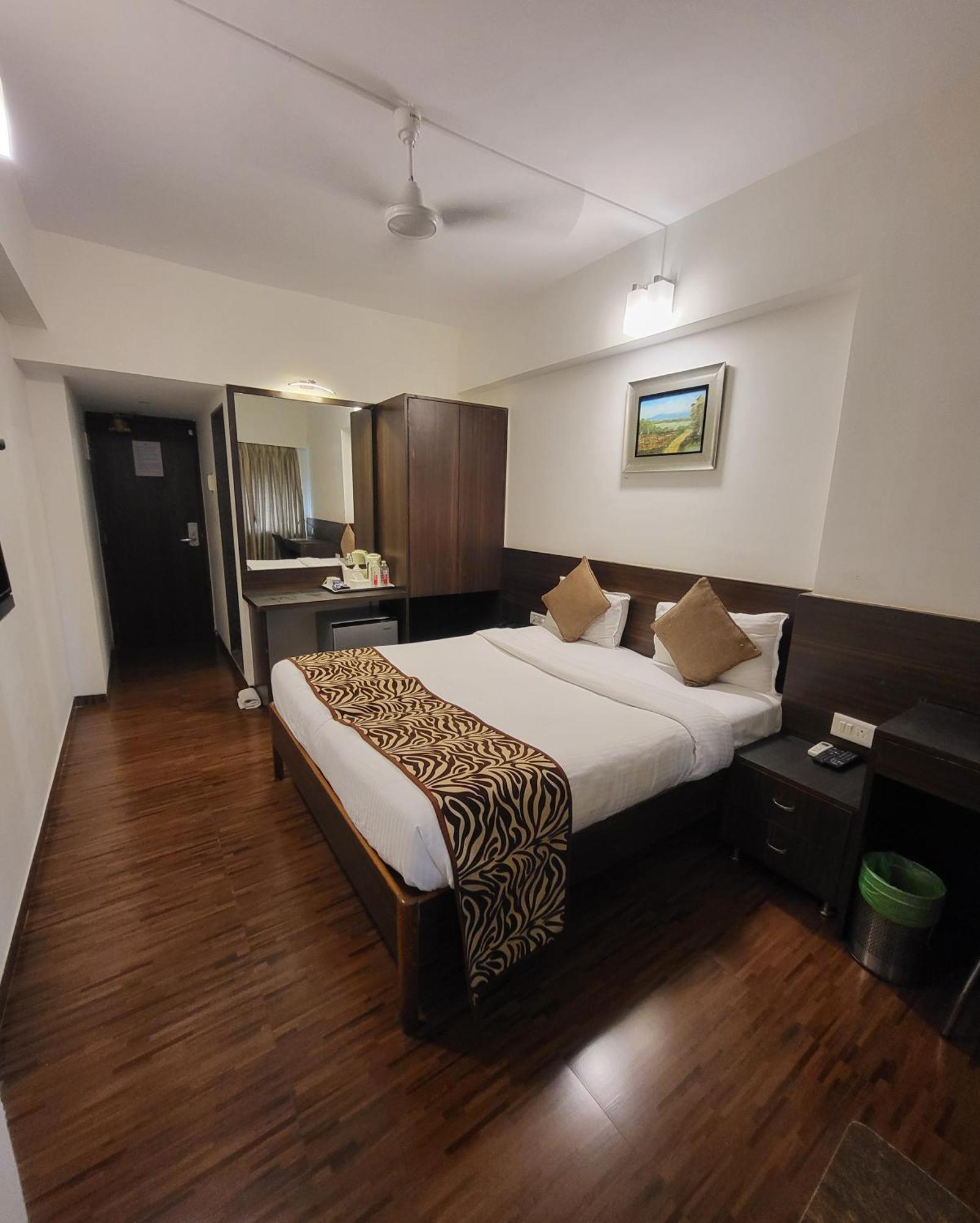 Hotel Maharana Inn Chembur 뭄바이 외부 사진